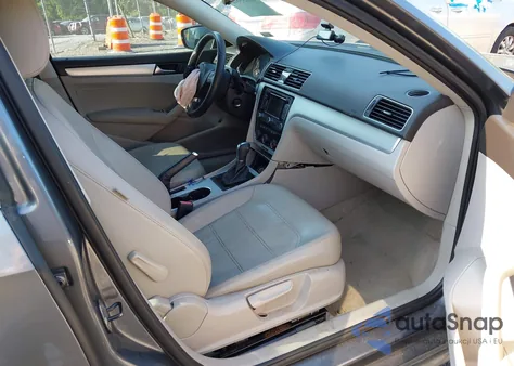 2013 Volkswagen Passat Se from USA, damaged, VIN 1VWBP7A30DC061758